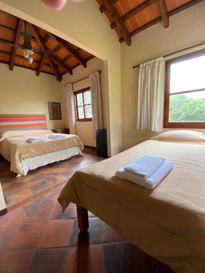Hotel Torrontes San Lorenzo  Buitenkant foto