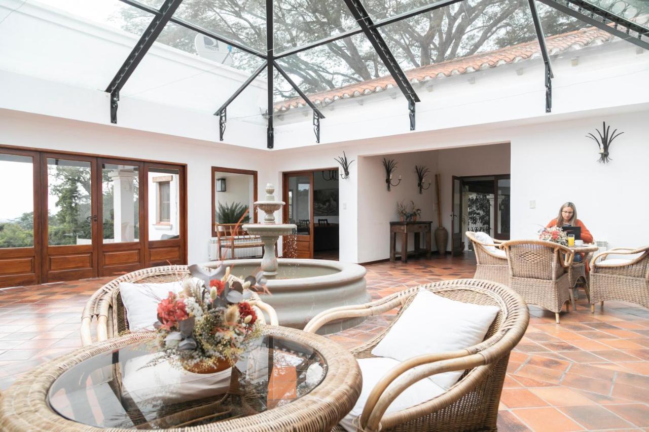 Hotel Torrontes San Lorenzo  Buitenkant foto
