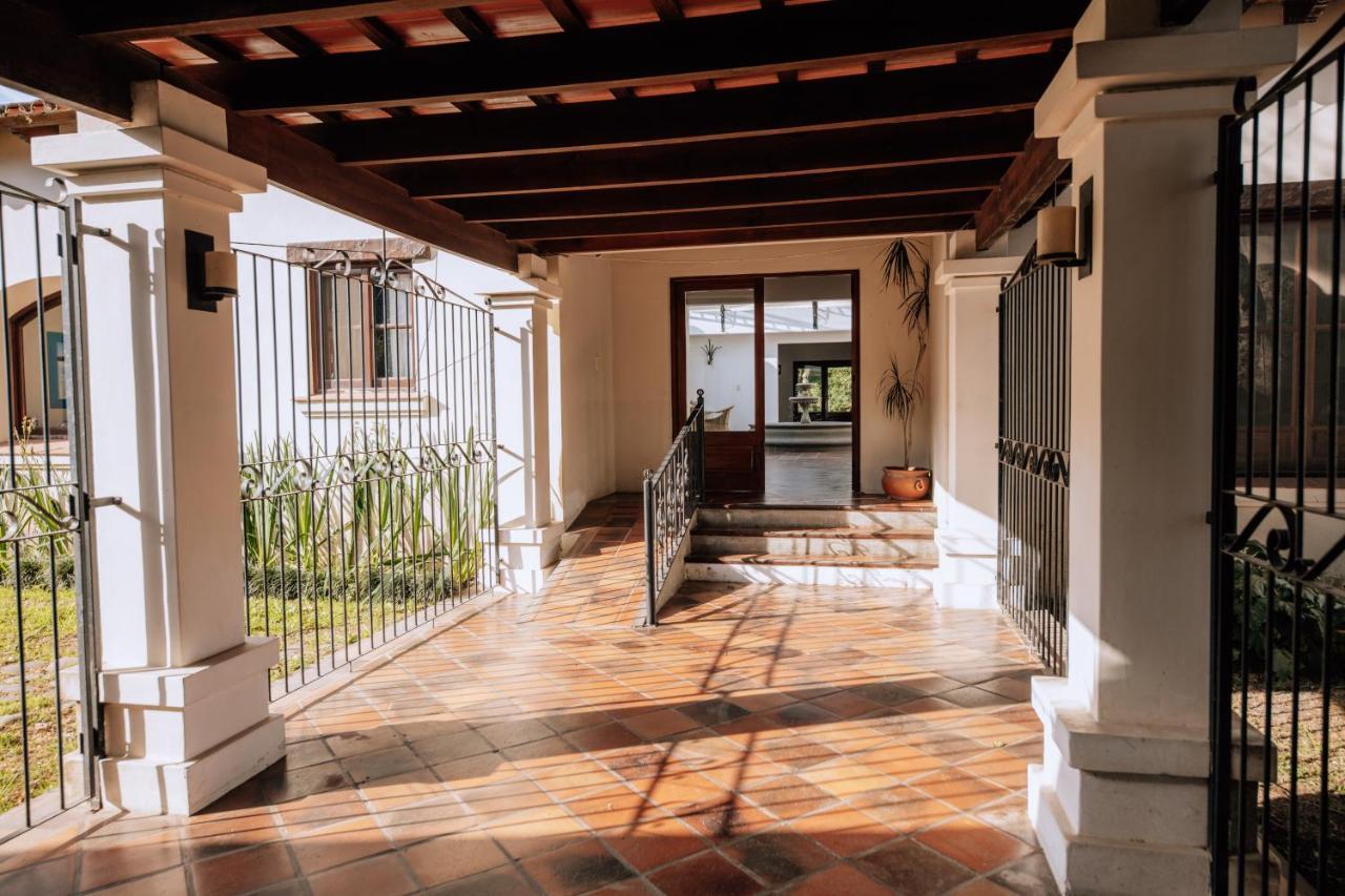 Hotel Torrontes San Lorenzo  Buitenkant foto