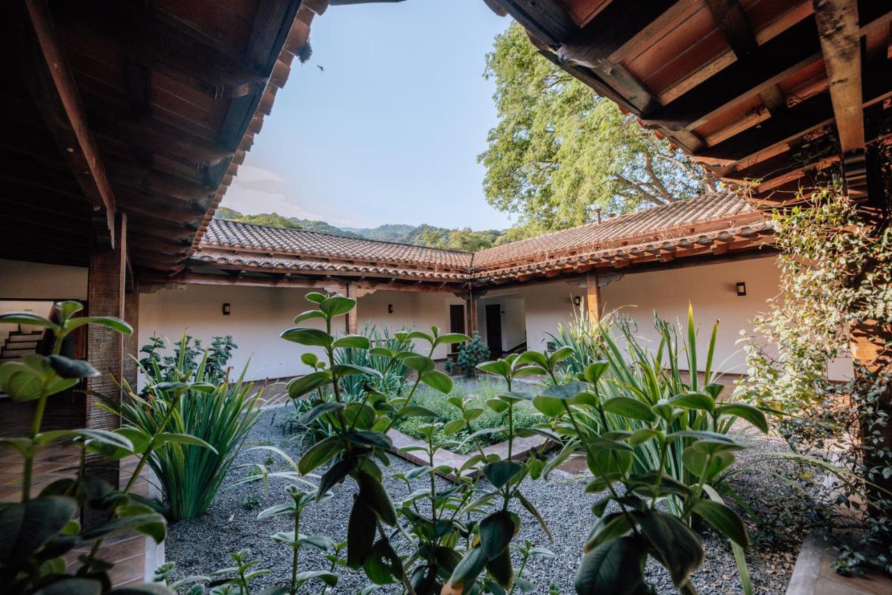 Hotel Torrontes San Lorenzo  Buitenkant foto