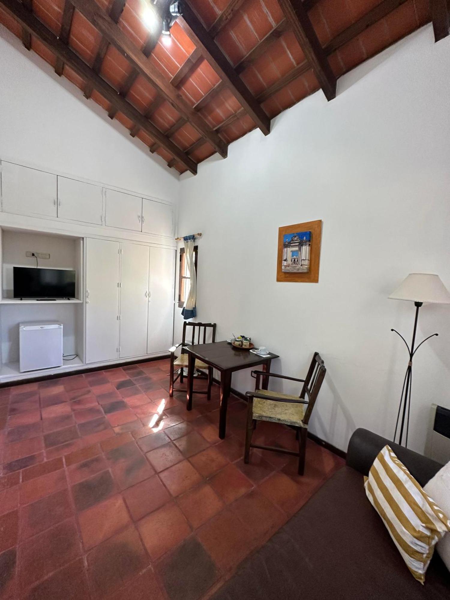 Hotel Torrontes San Lorenzo  Buitenkant foto