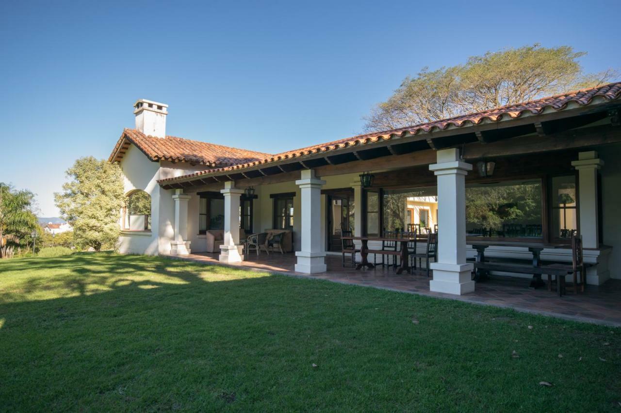 Hotel Torrontes San Lorenzo  Buitenkant foto