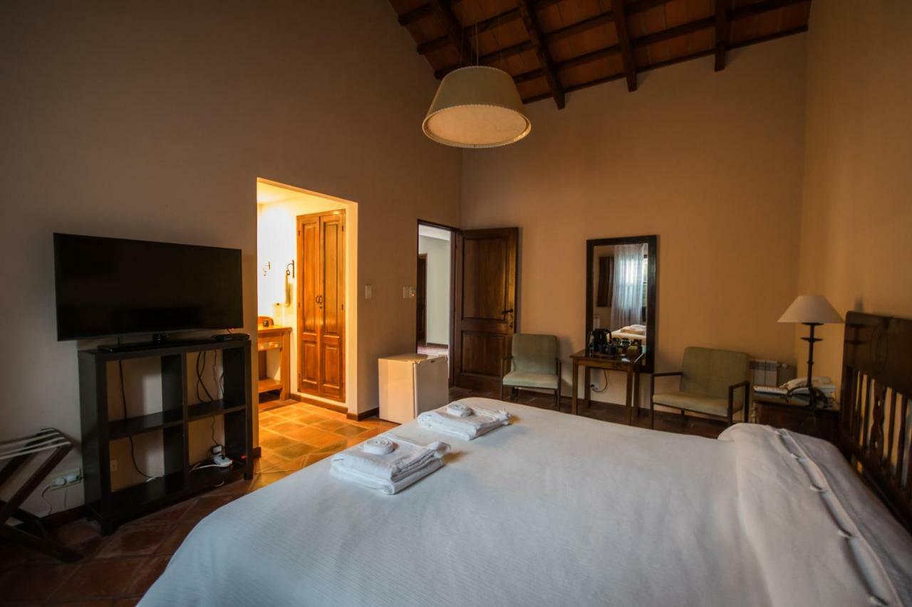 Hotel Torrontes San Lorenzo  Buitenkant foto