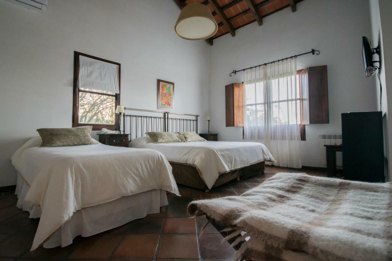 Hotel Torrontes San Lorenzo  Buitenkant foto