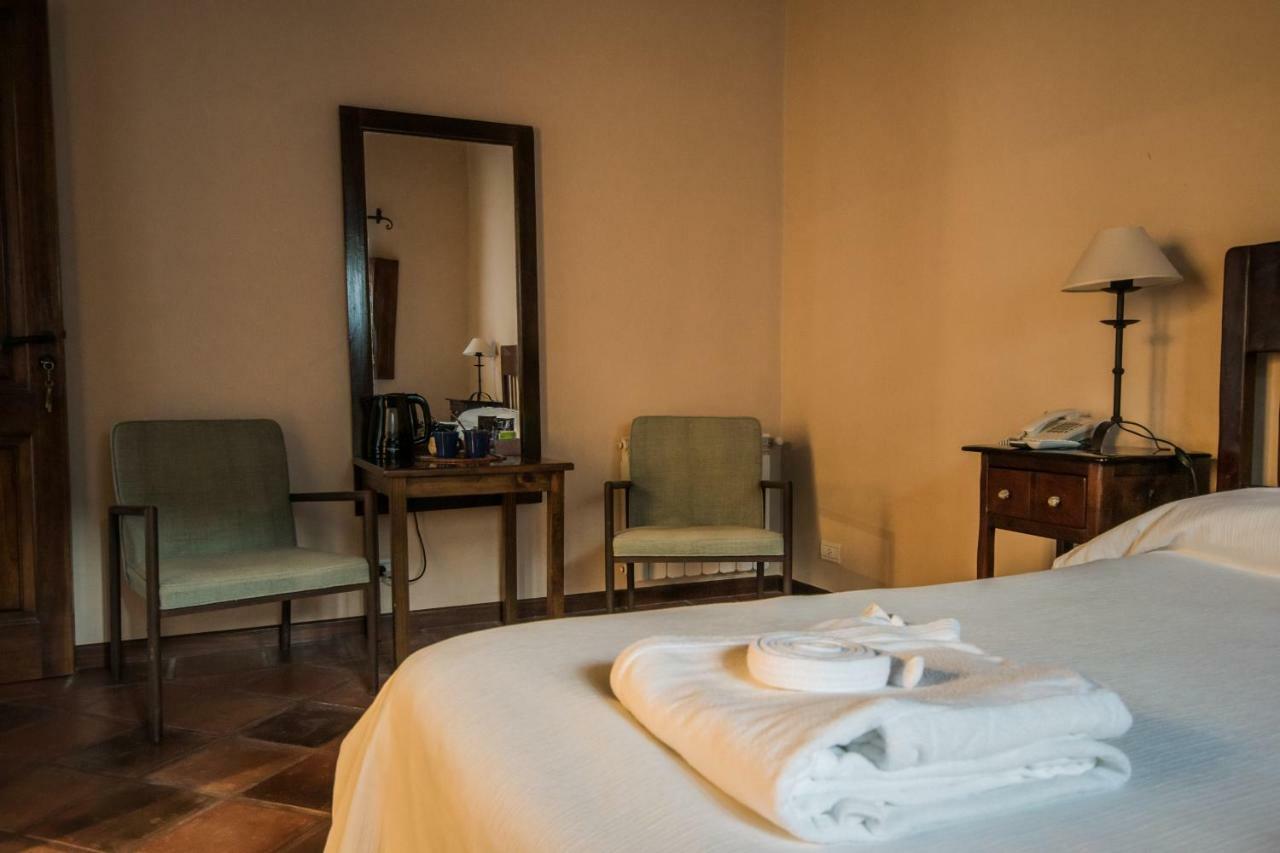 Hotel Torrontes San Lorenzo  Buitenkant foto